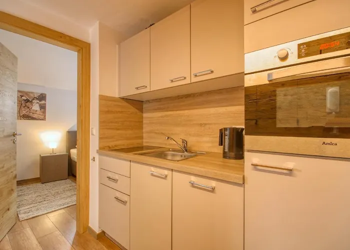 Melanie - By Alpen *